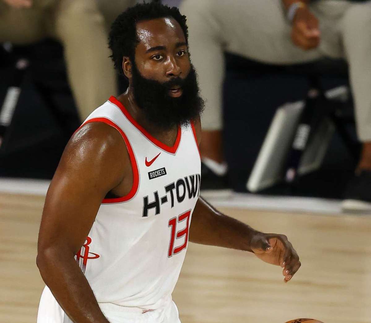 而且中距离 而且中距离