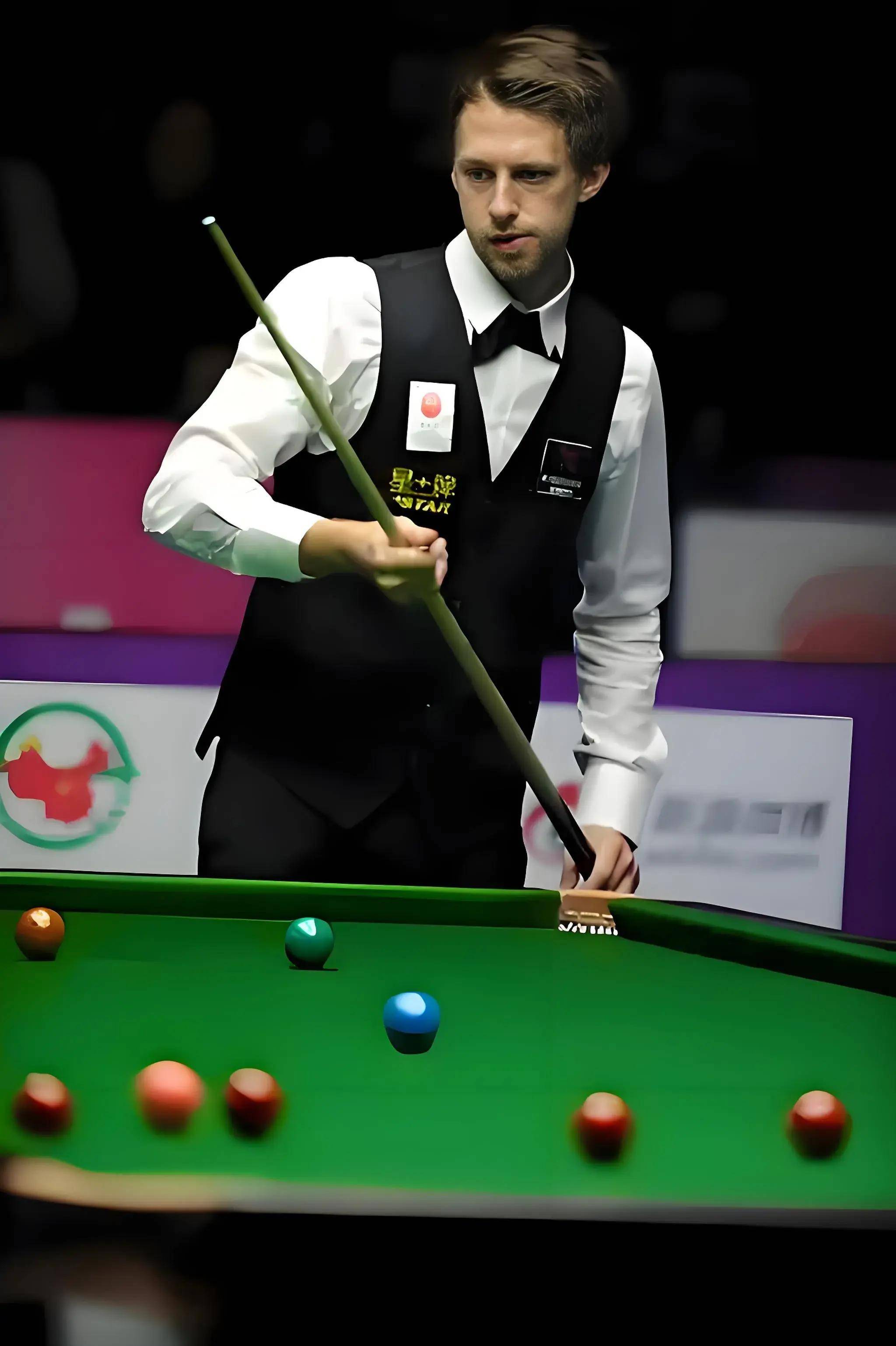 以张育成打 以张育成打