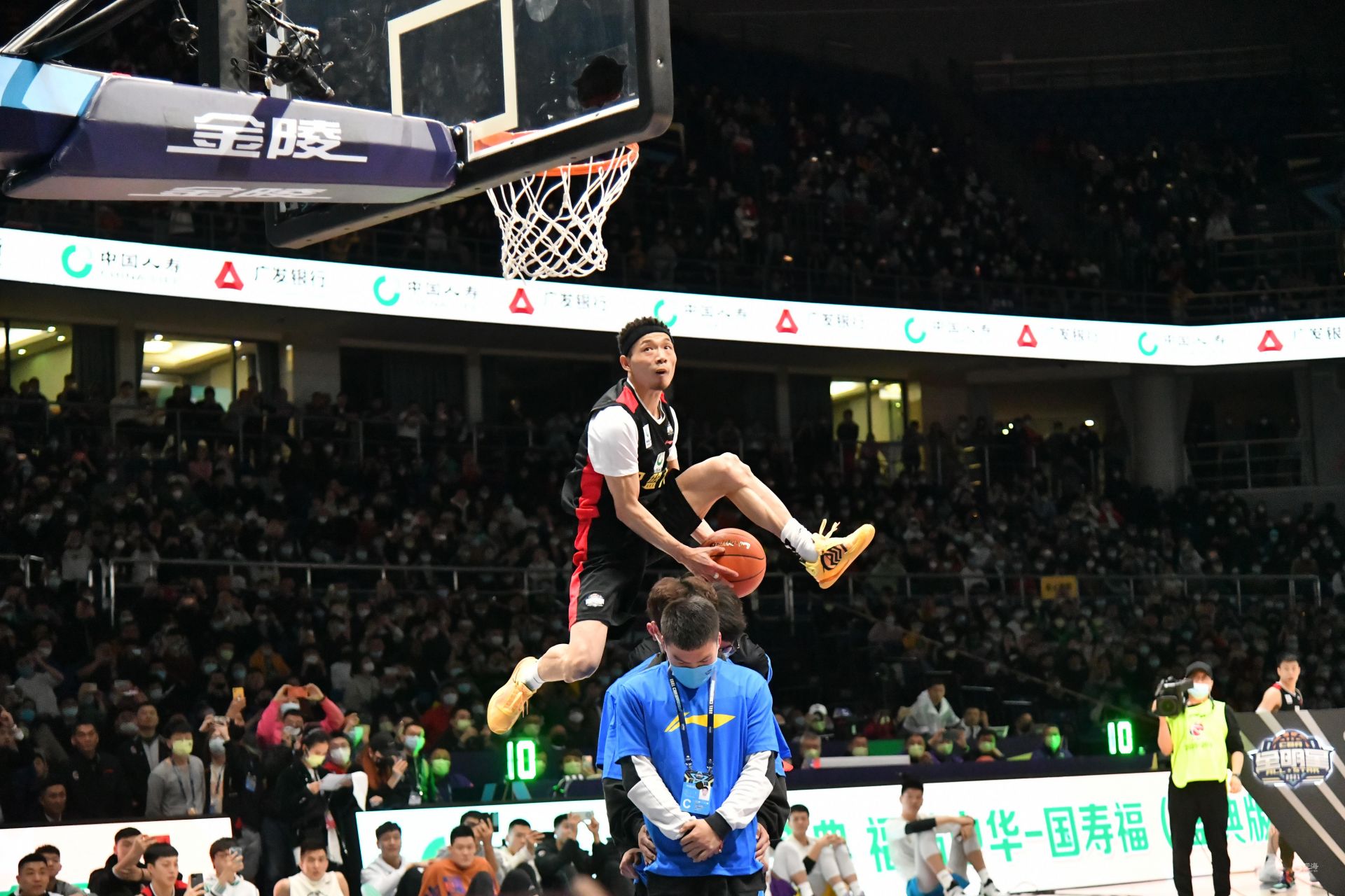 传中继联手